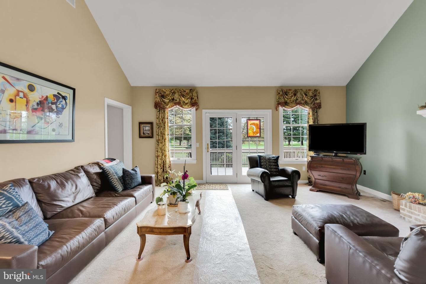 1860 Rosewood photo 19