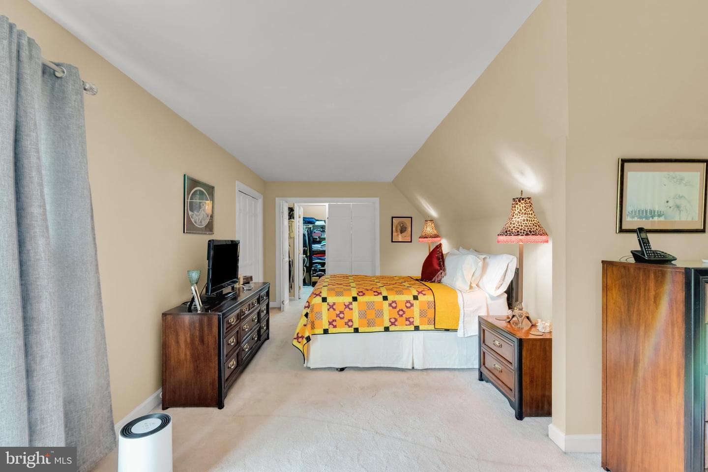 1860 Rosewood photo 29
