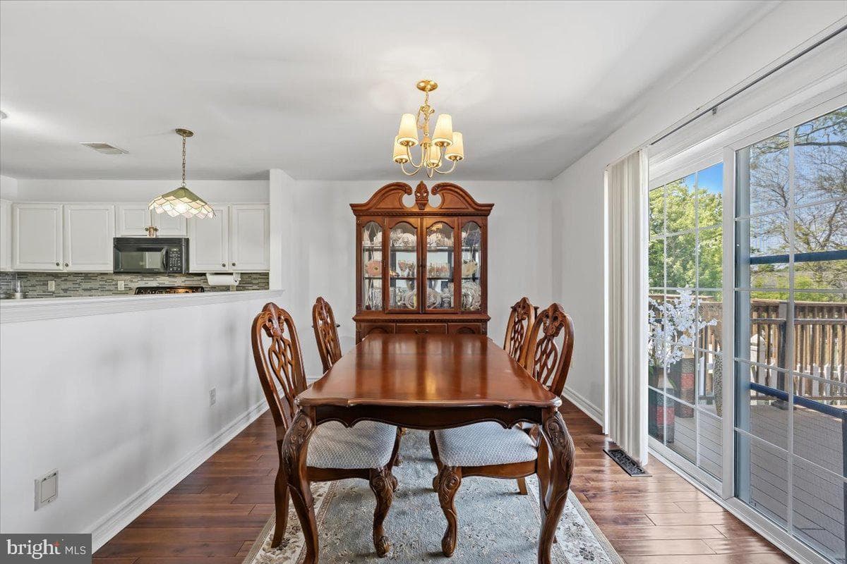 1260 Hawthorn Drive photo 6