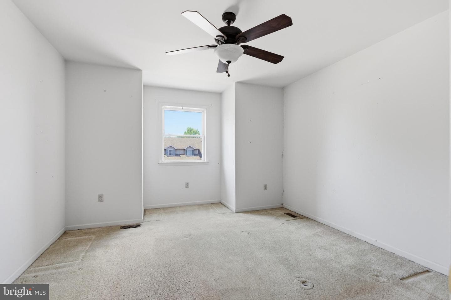 220 Melissa Drive photo 31