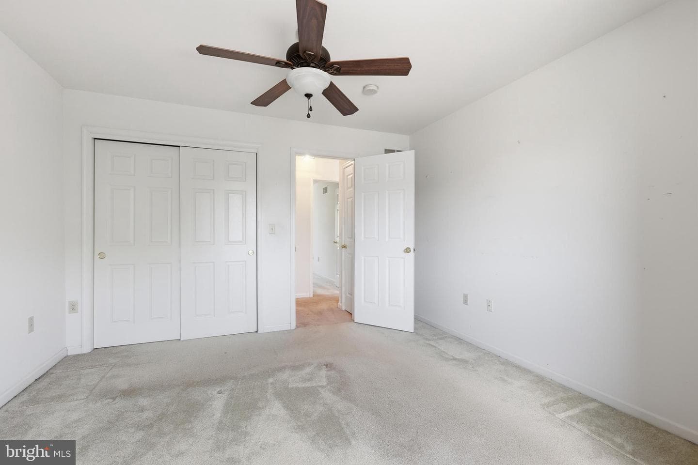 220 Melissa Drive photo 32