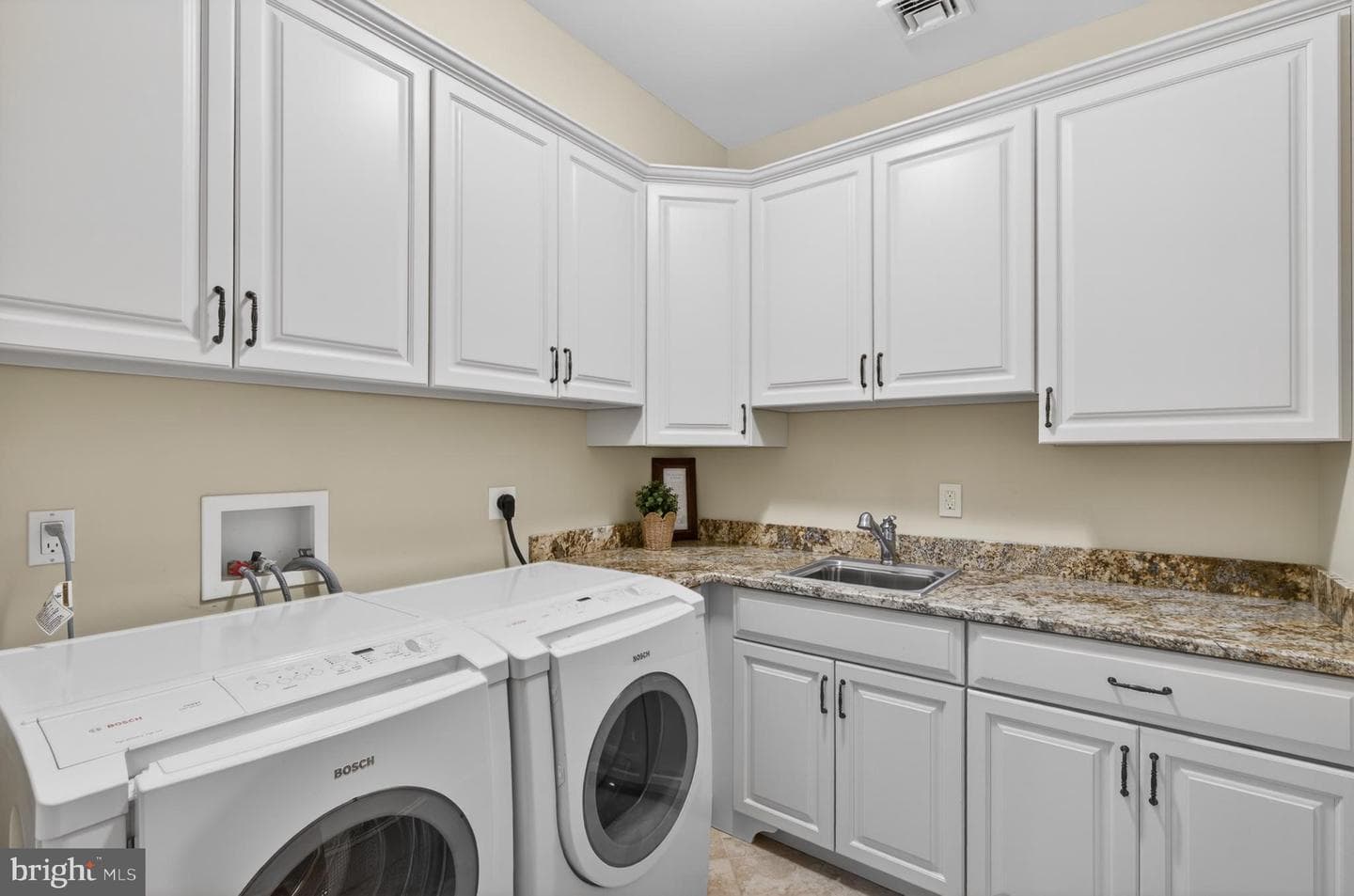 1731 Red Hawk Way photo 59