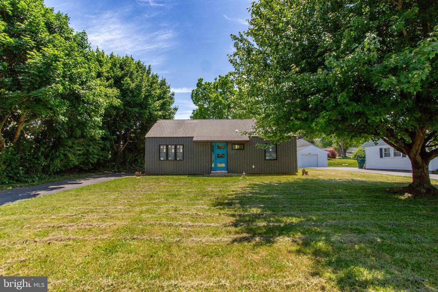 2424 Northwood Avenue photo 2