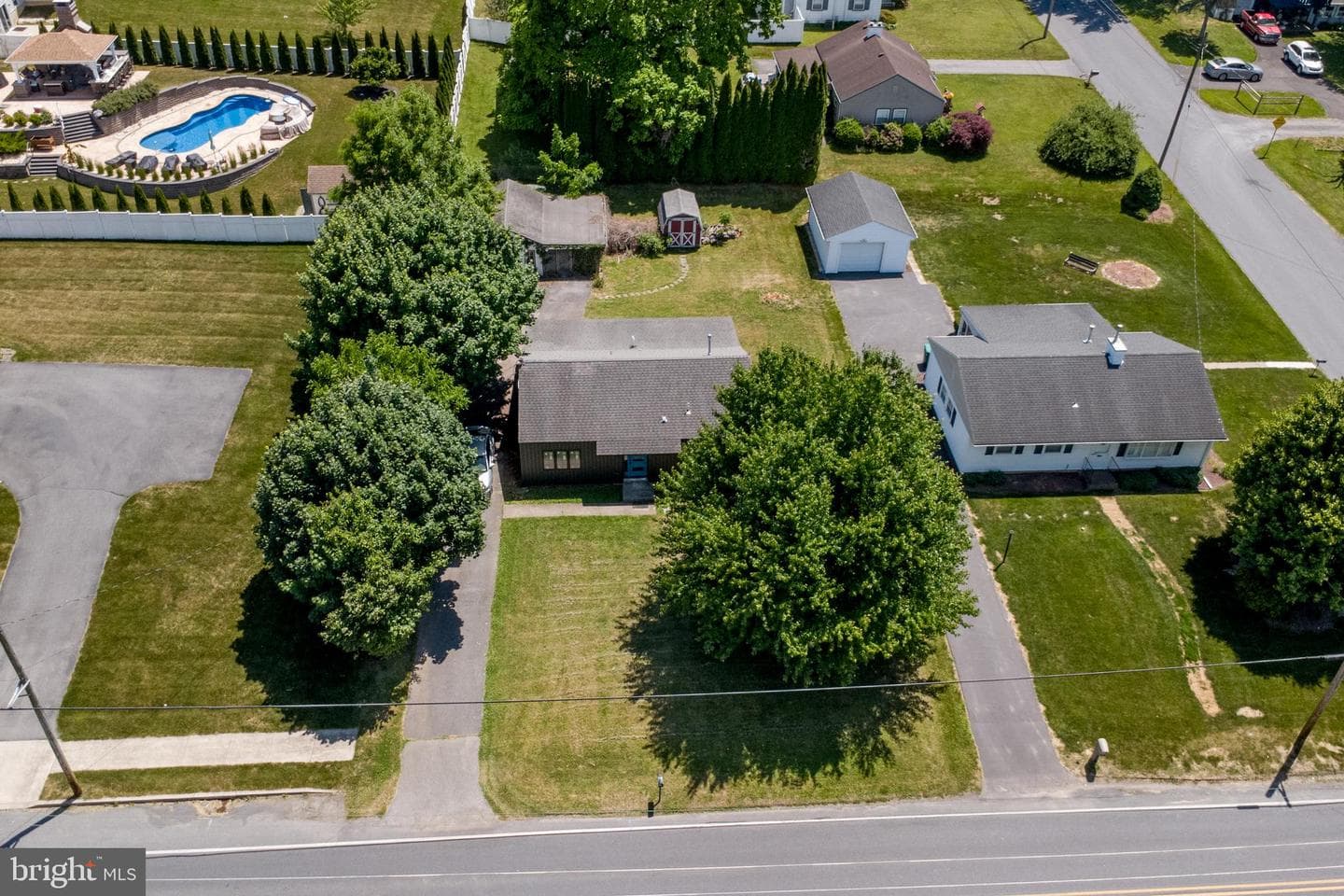 2424 Northwood Avenue photo 36