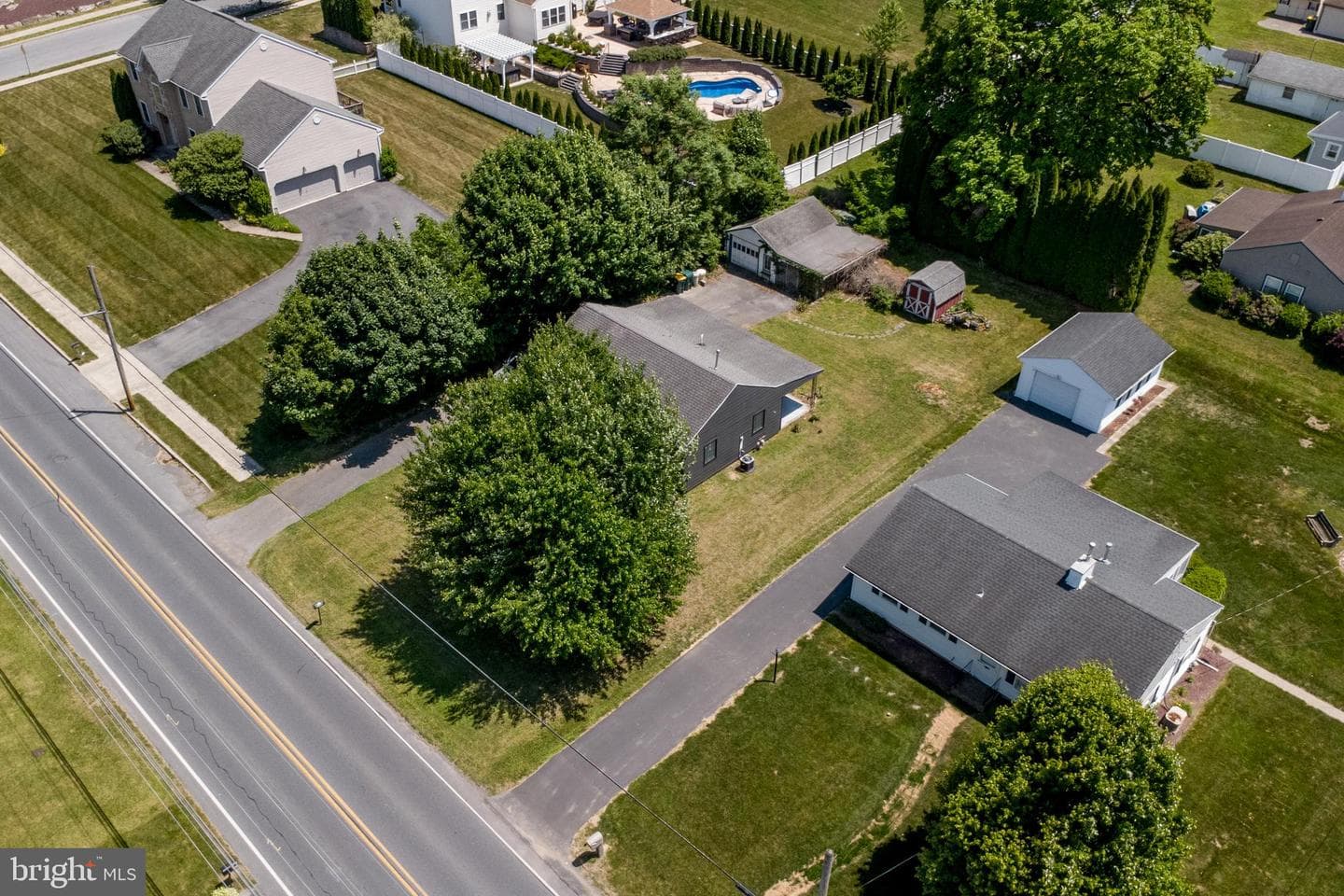 2424 Northwood Avenue photo 37