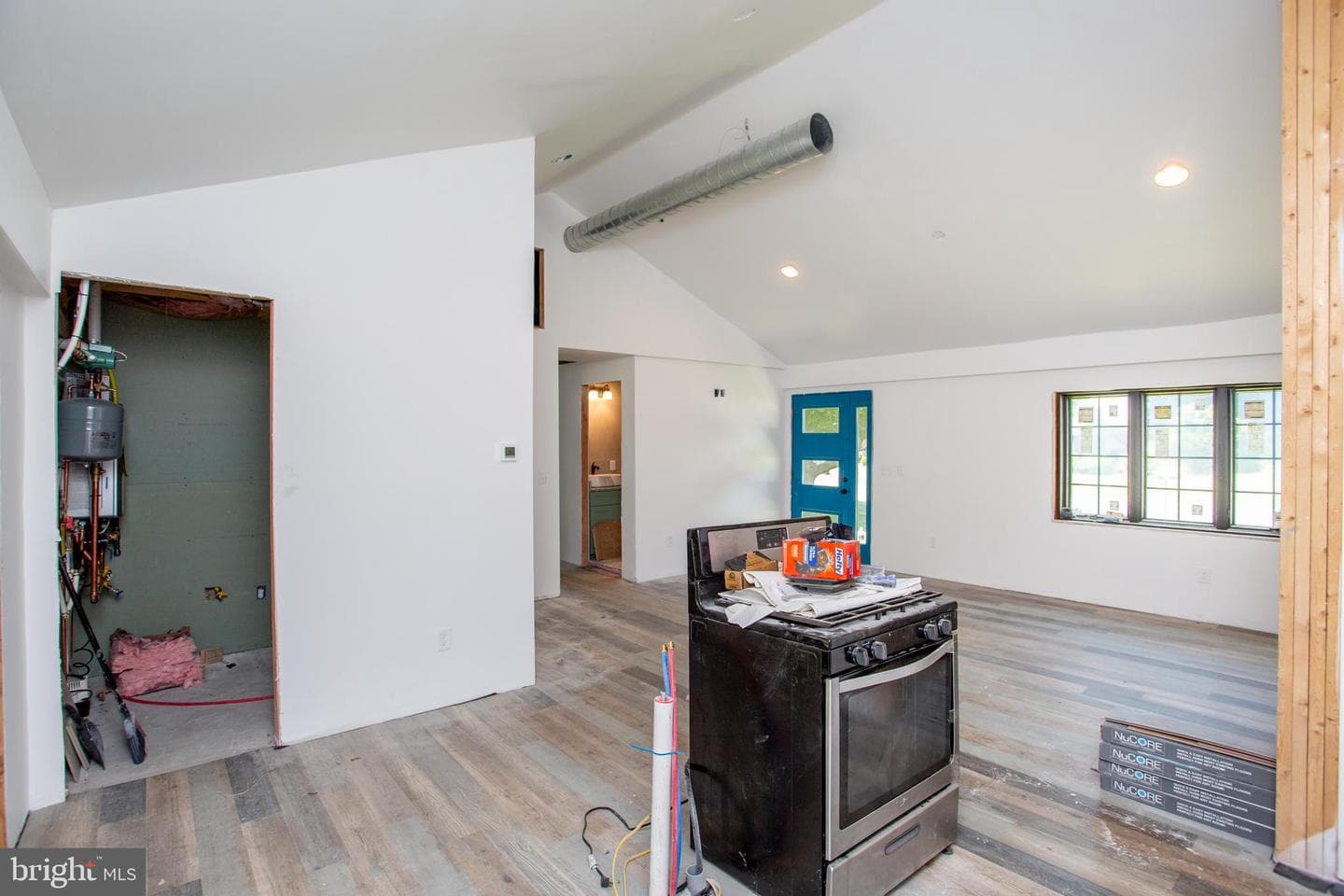 2424 Northwood Avenue photo 7