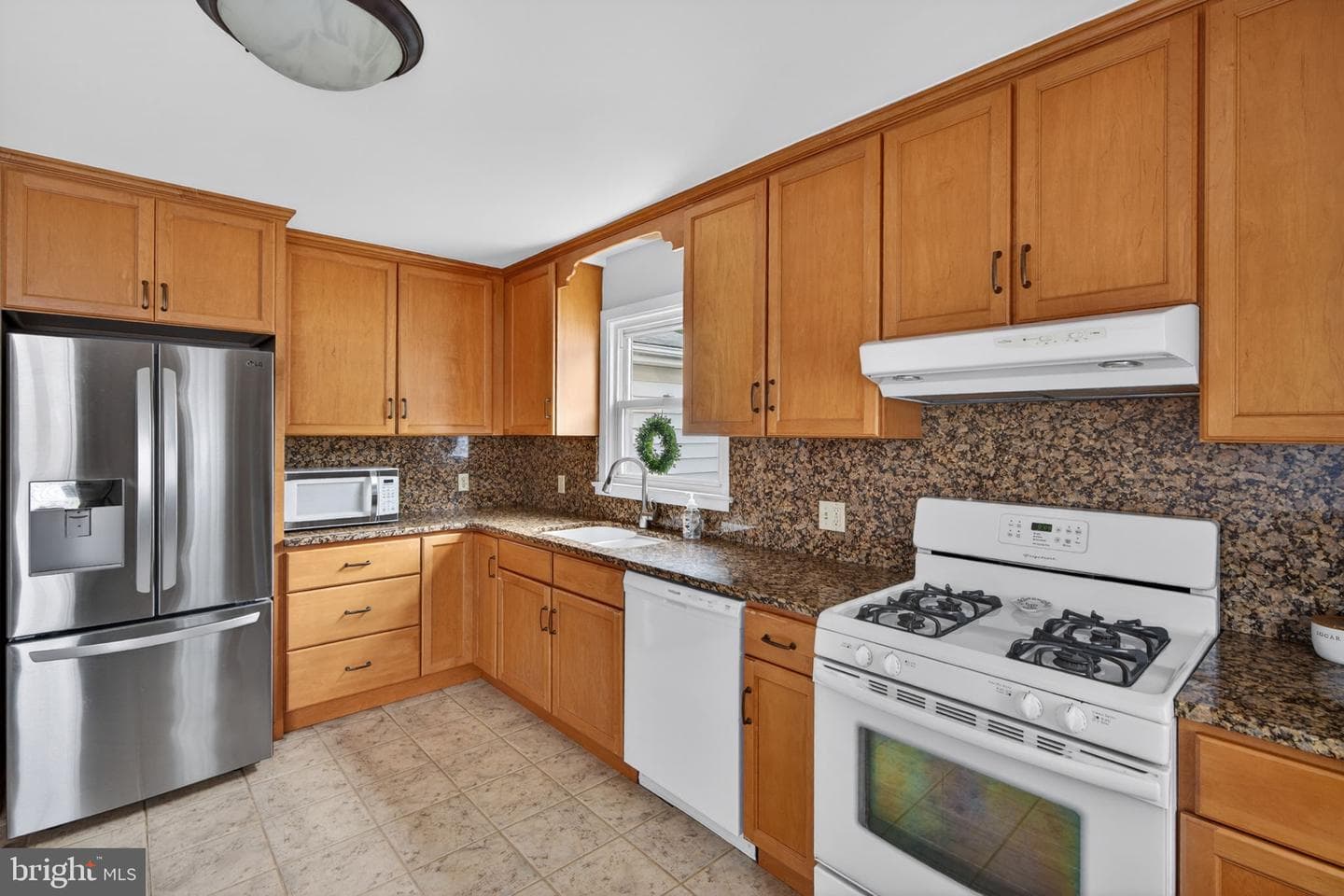 1802 Snyder Street photo 9