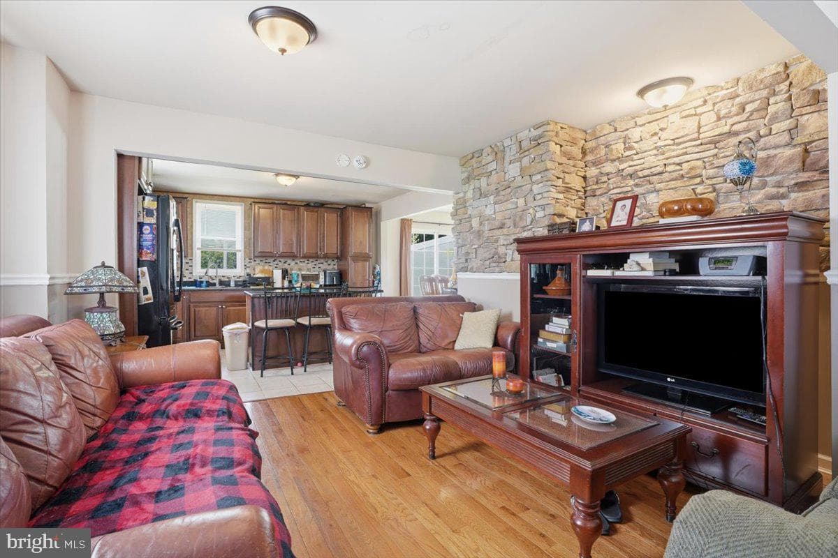 1839 6th Street photo 5