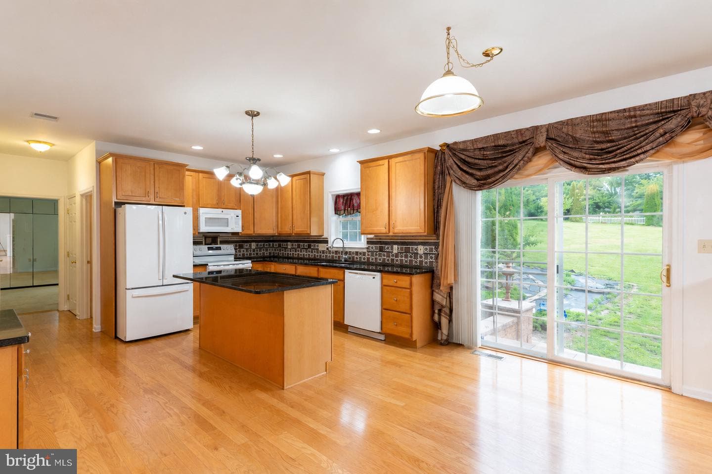 2760 New England Drive photo 11
