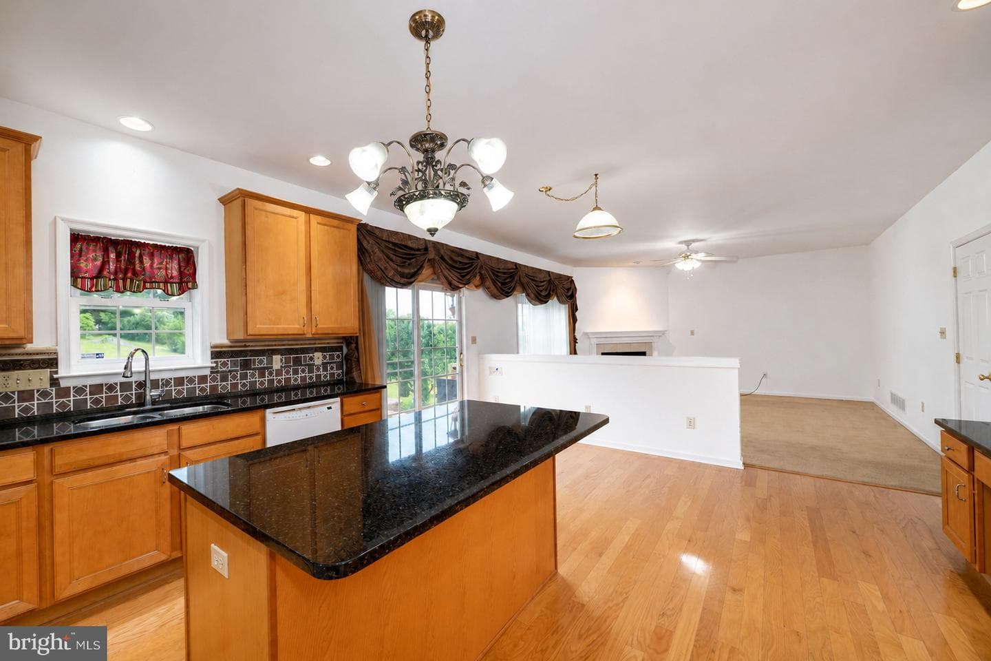 2760 New England Drive photo 15
