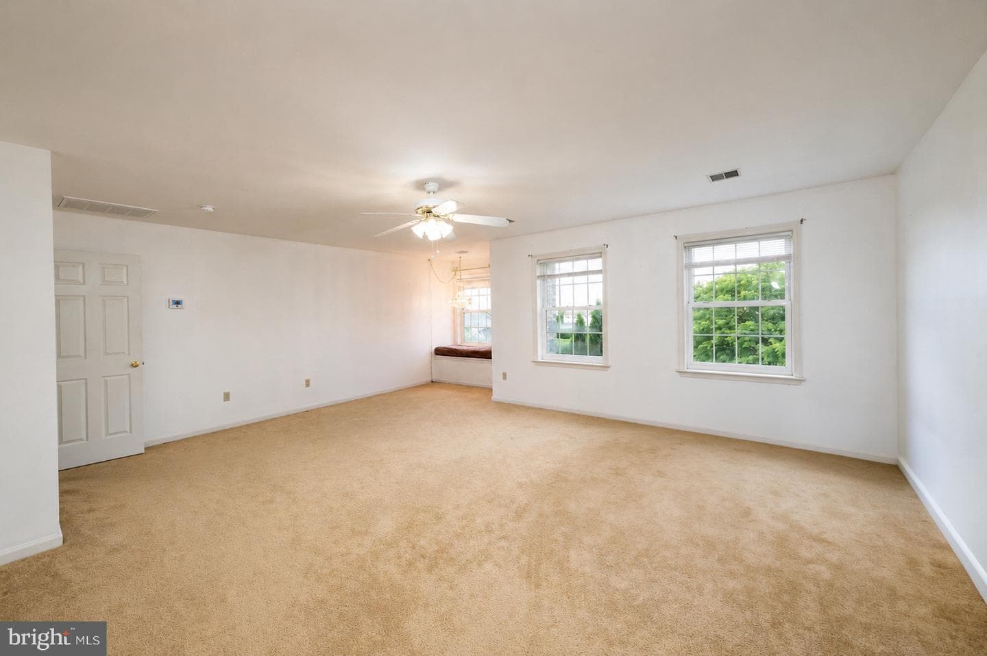2760 New England Drive photo 33