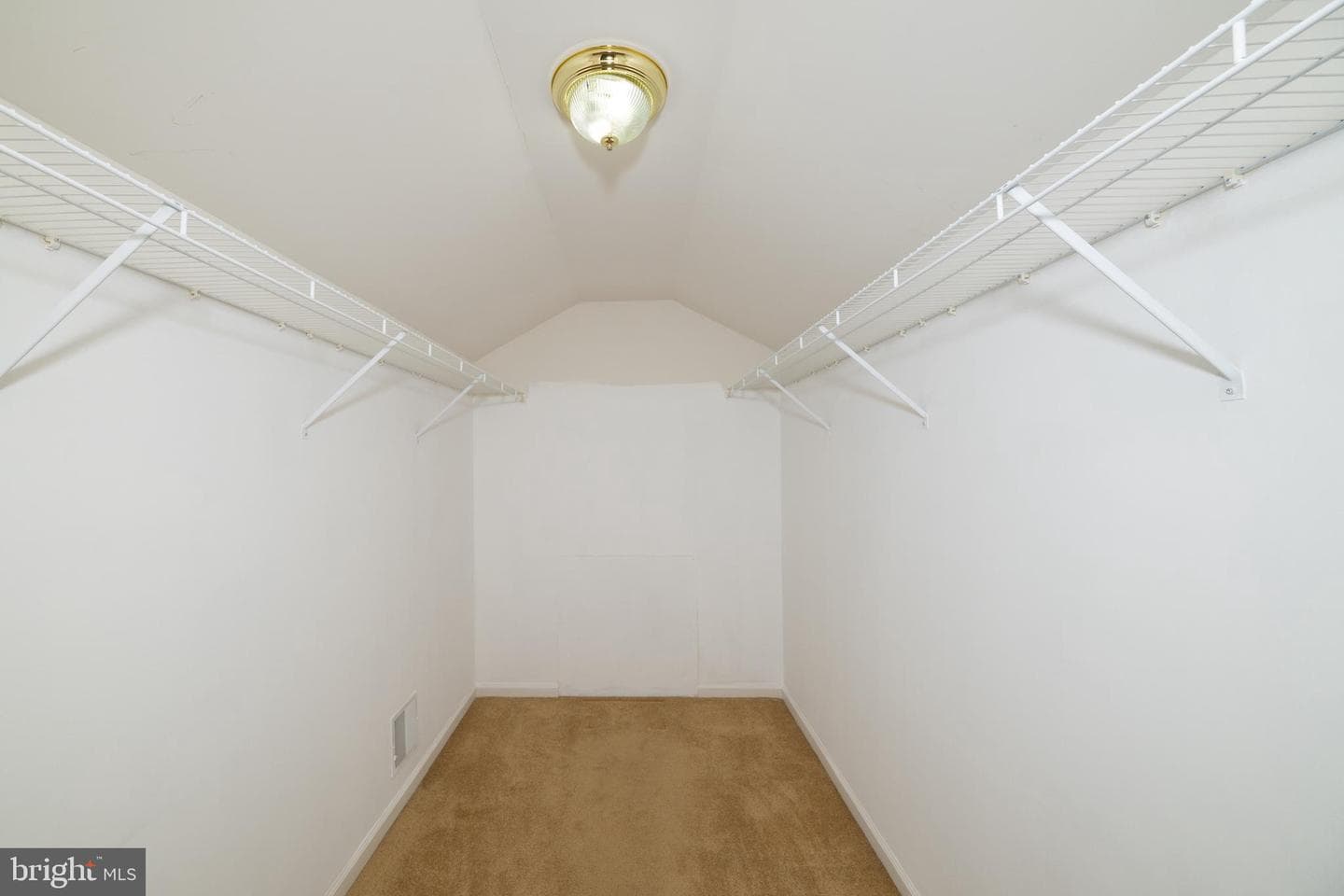 2760 New England Drive photo 36