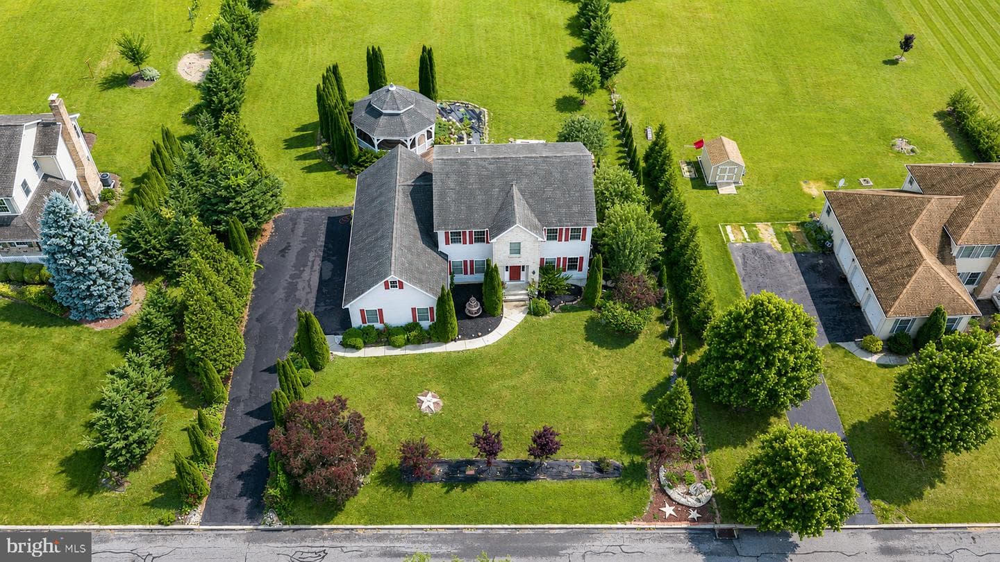 2760 New England Drive photo 6