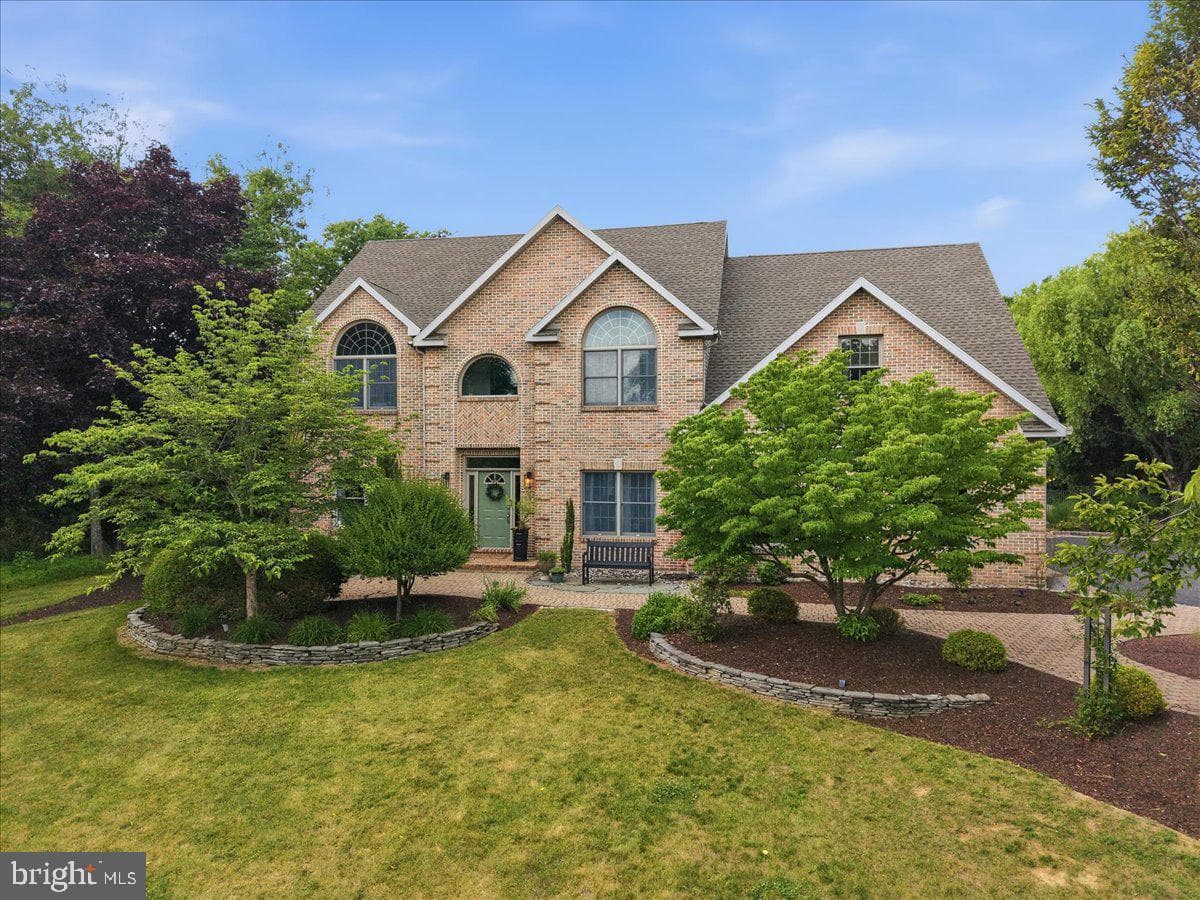 831 Colonna Lane, Nazareth