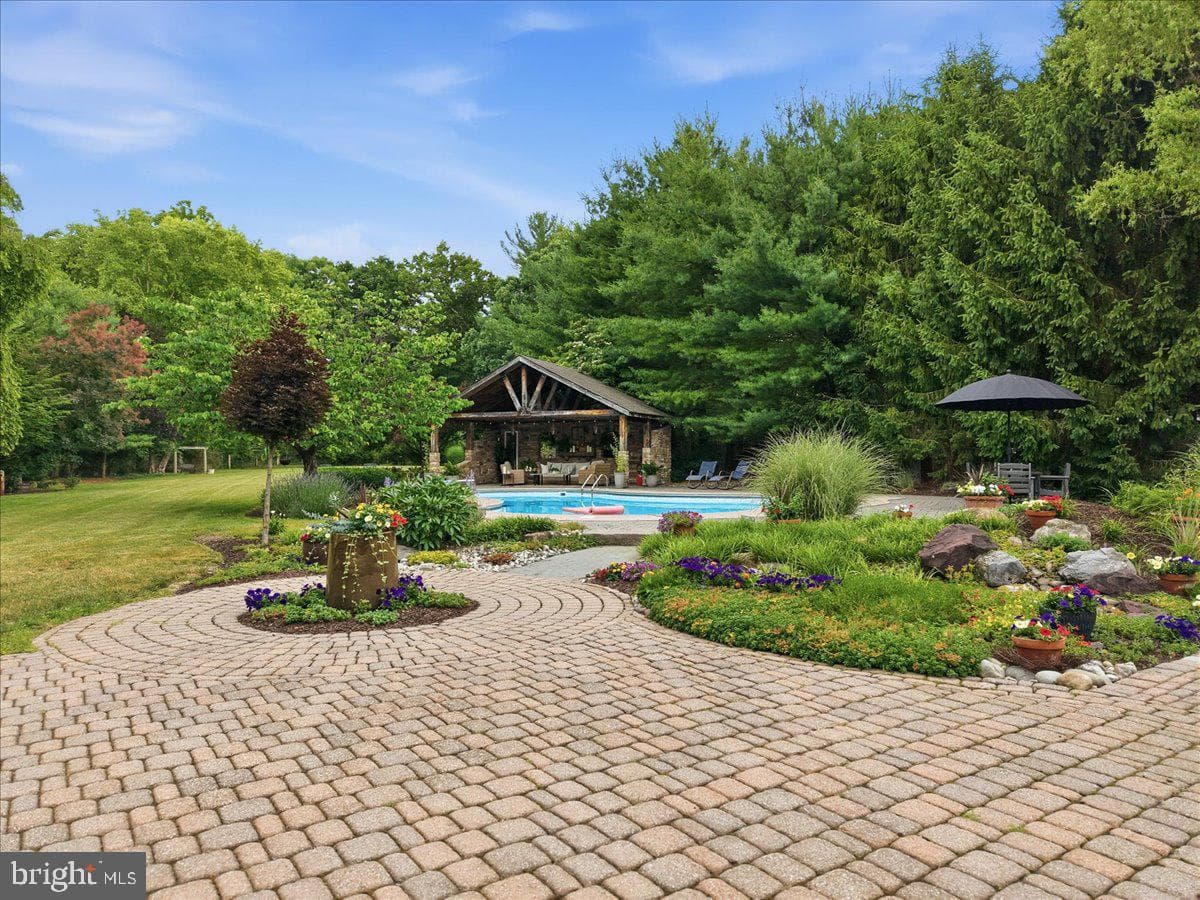 831 Colonna Lane photo 47