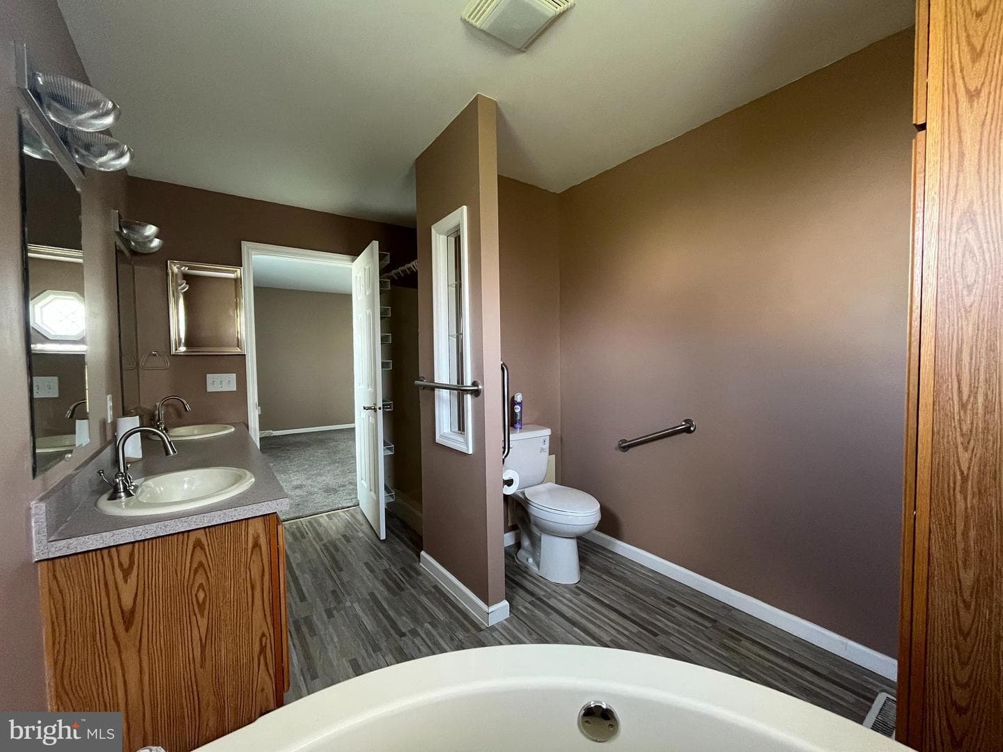 671 Kykuit Place photo 11