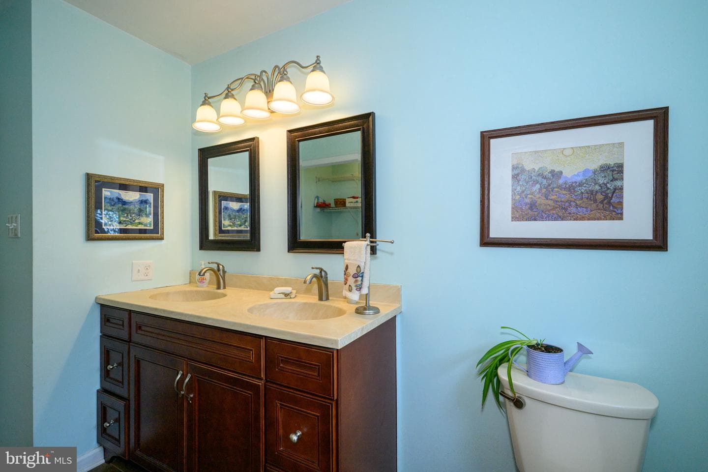 410 E Mayfield Circle photo 19