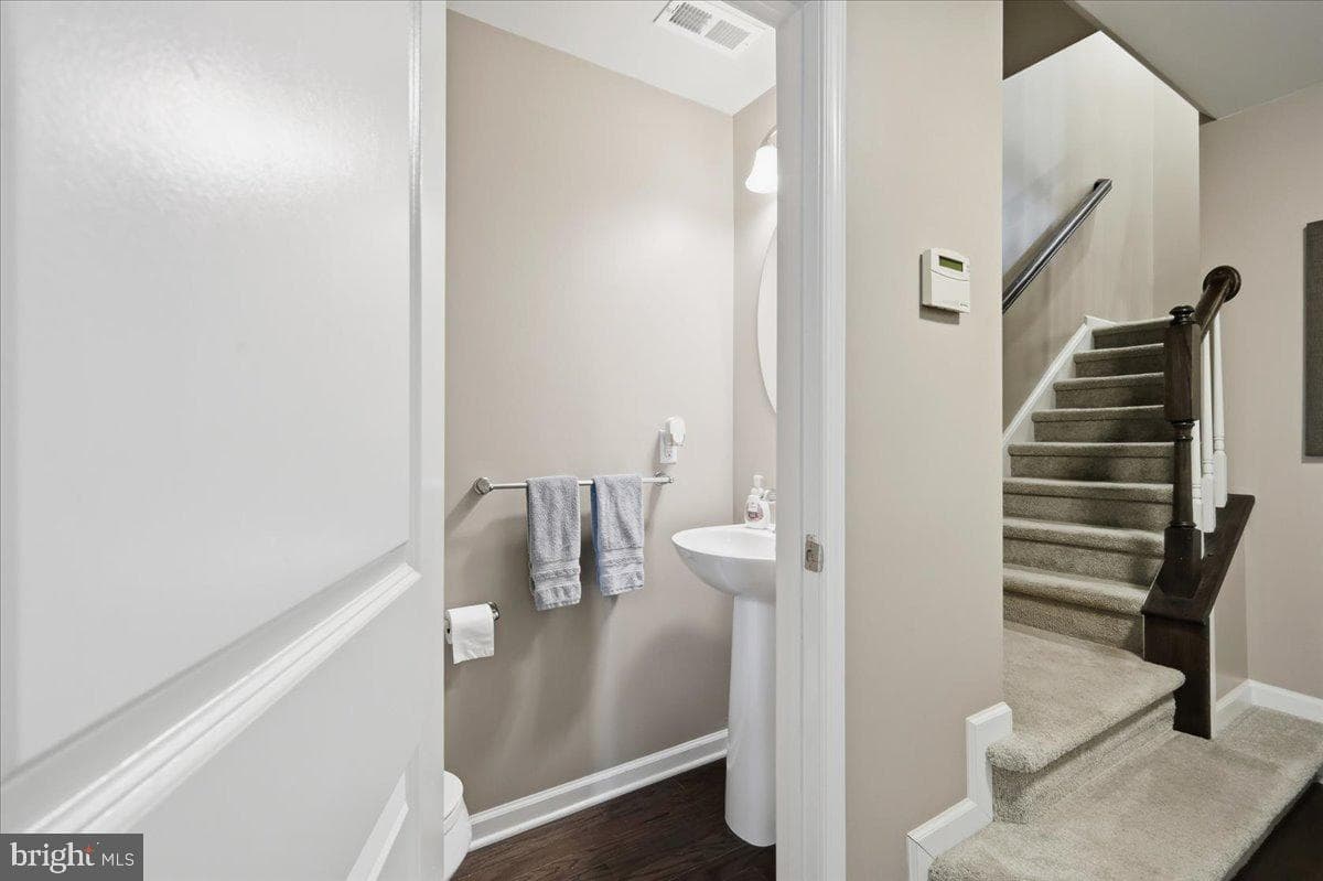 2396 Emanuel Court photo 11