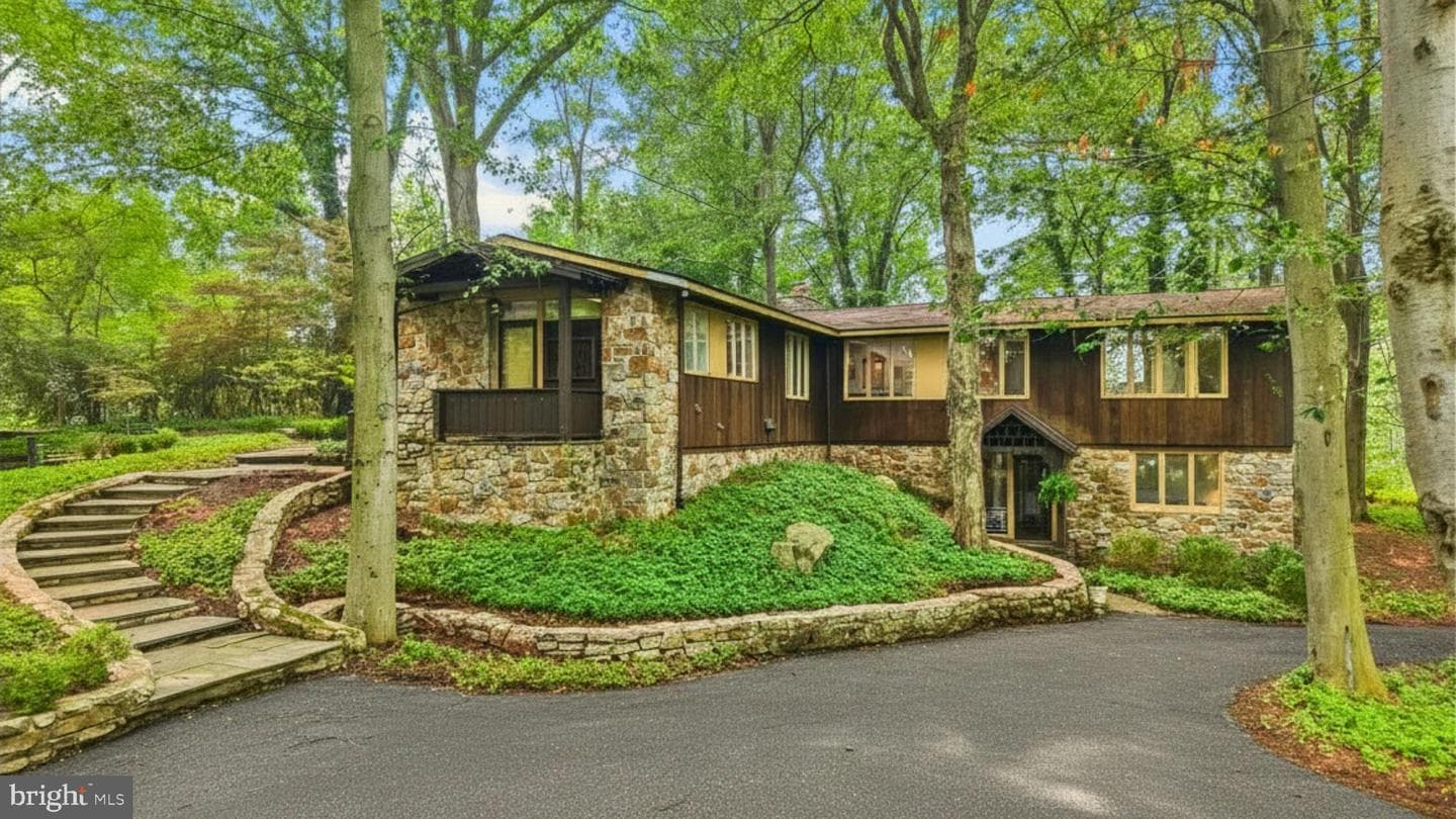 1657 Linden Oaks Lane, Bethlehem