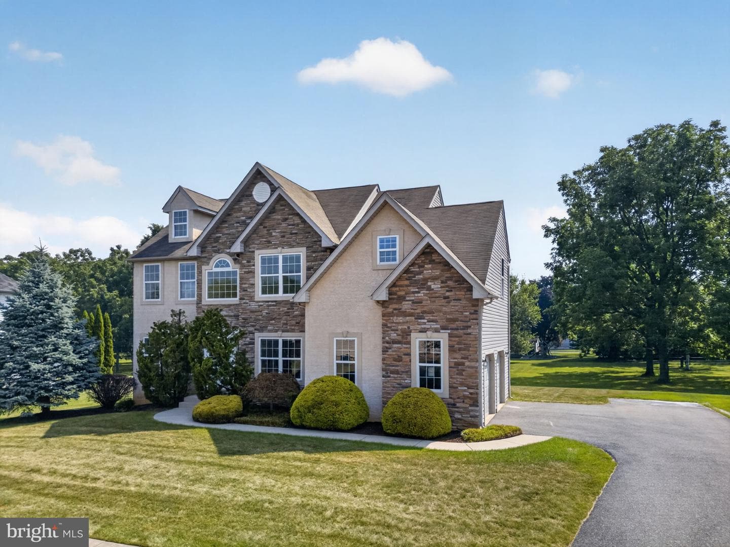 740 Mohican Drive photo 4