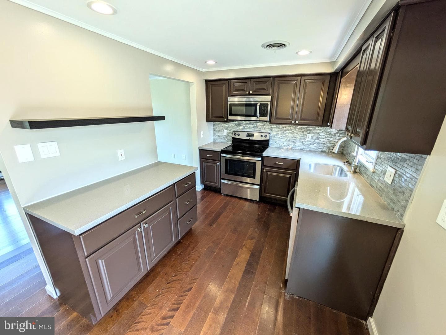 8612 Beatrice Lane photo 10