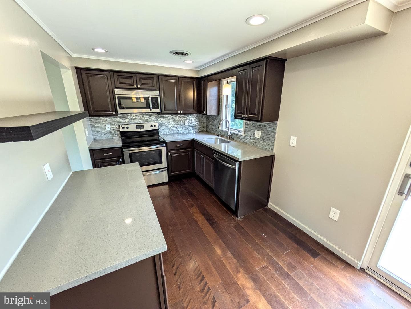 8612 Beatrice Lane photo 11