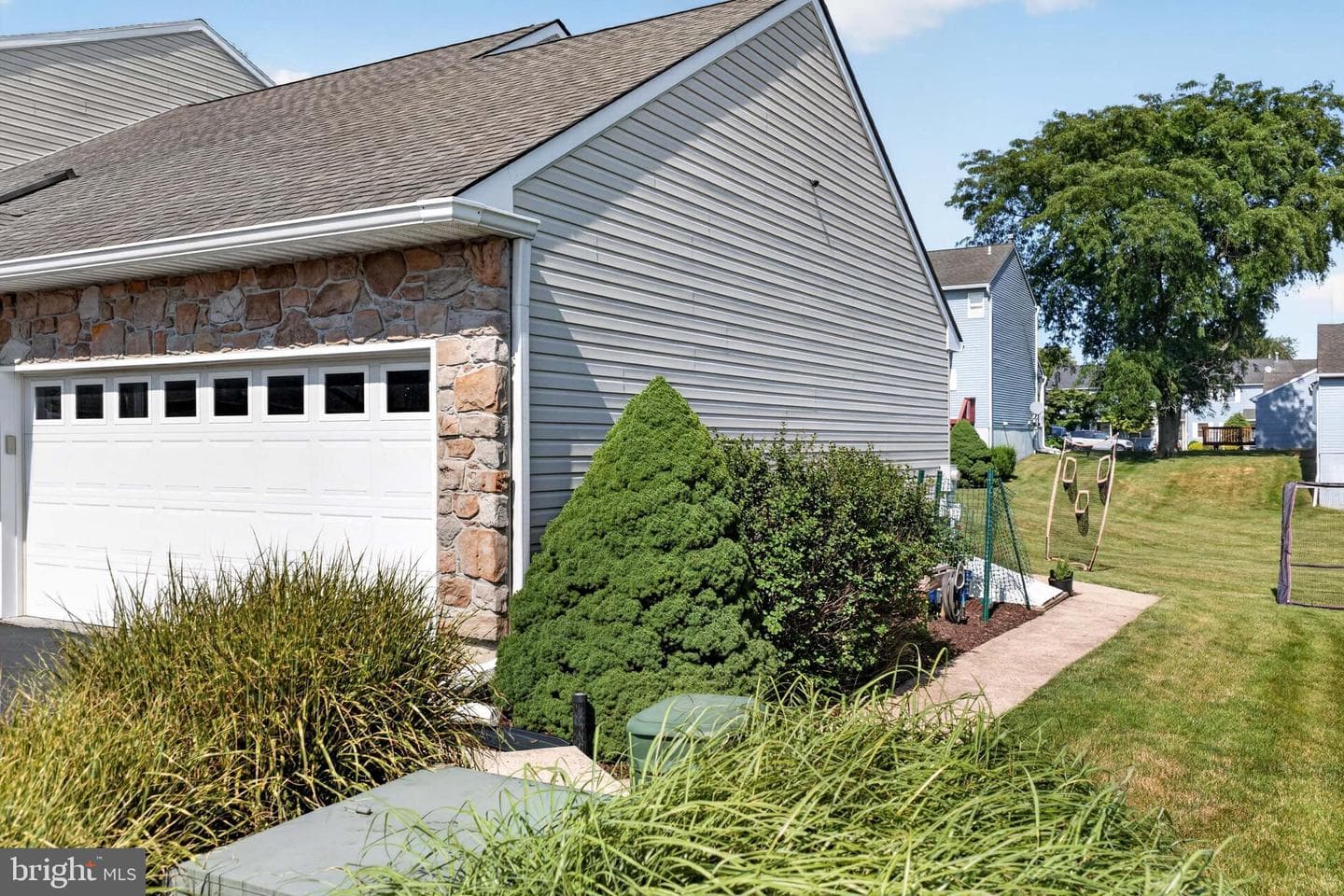 15 Monmouth Court photo 52
