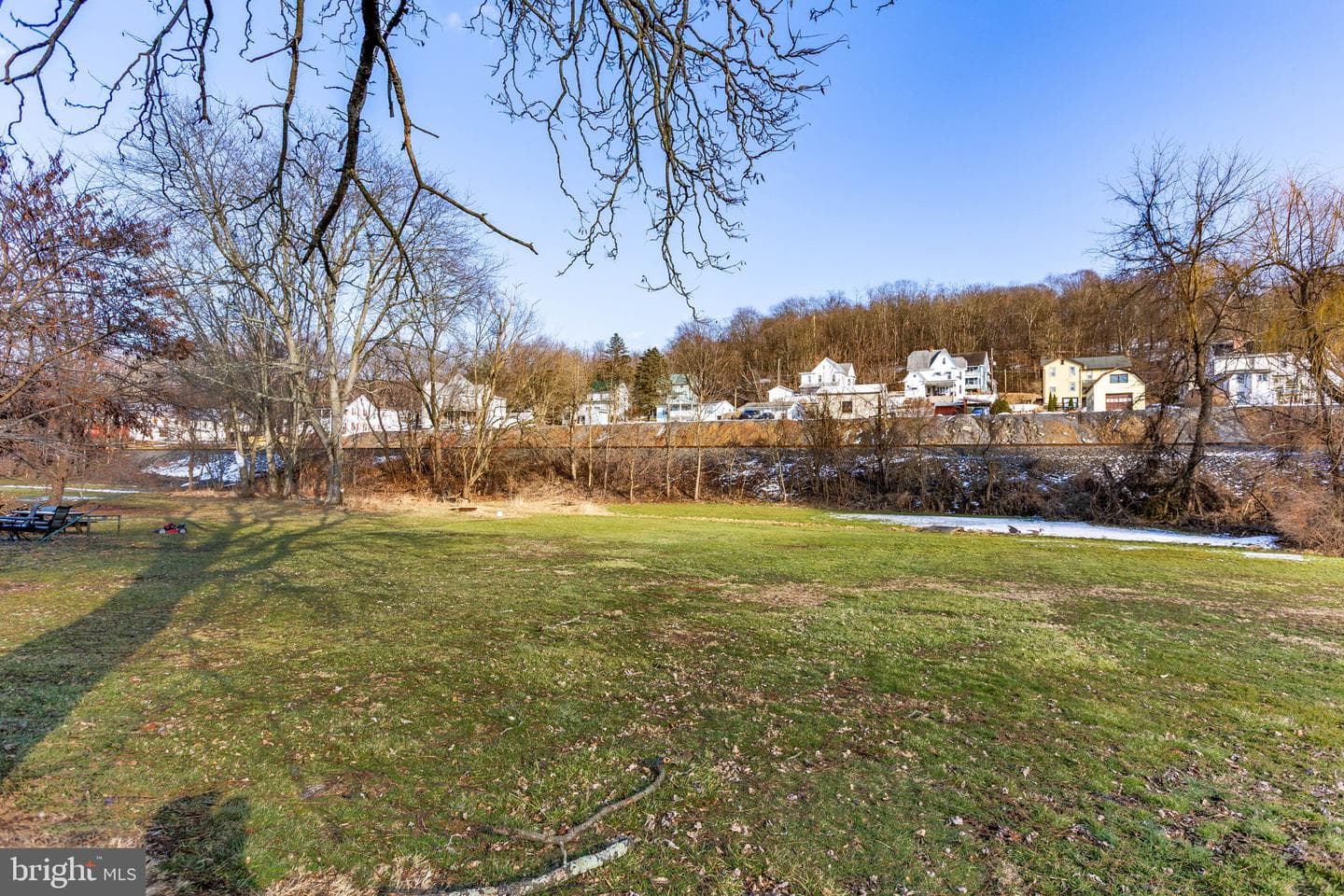 250 Riverside Lane photo 29