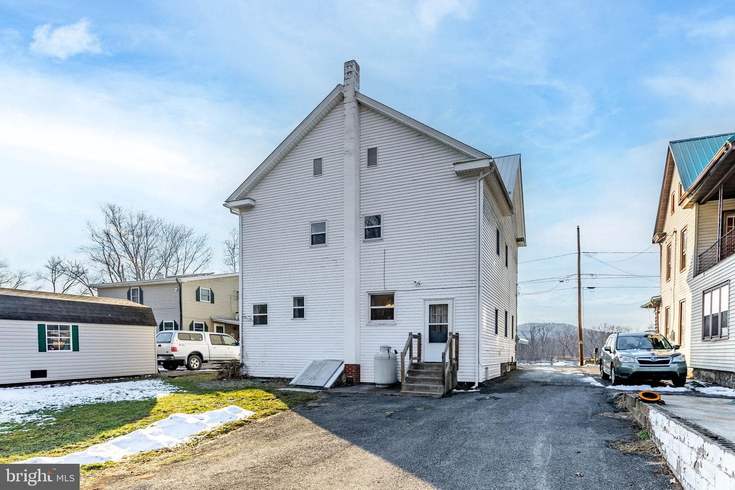 250 Riverside Lane photo 32