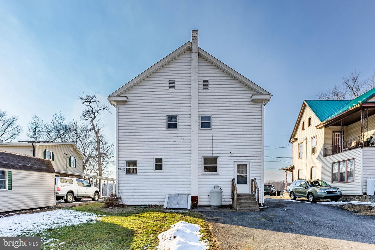 250 Riverside Lane photo 34