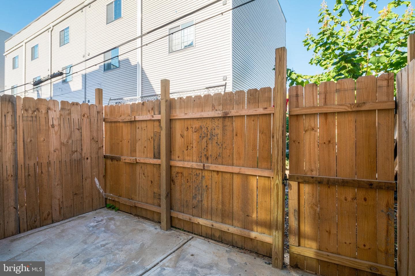 1719 W Seybert St photo 23