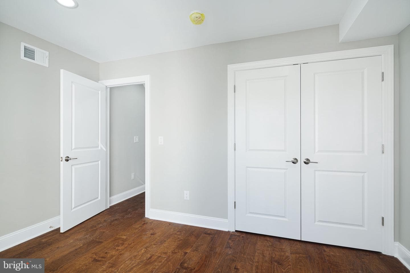 1719 W Seybert St photo 8
