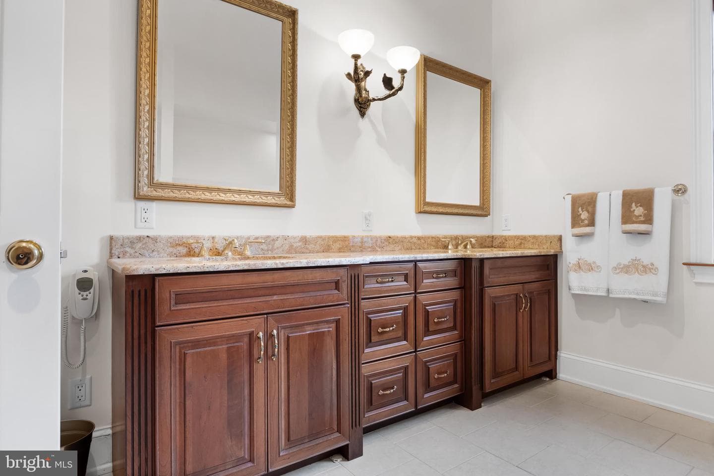 124 Bainbridge Street photo 31