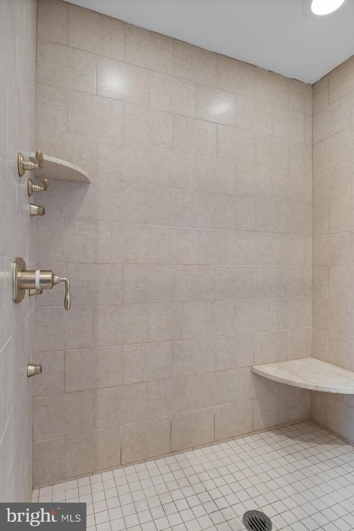 124 Bainbridge Street photo 32