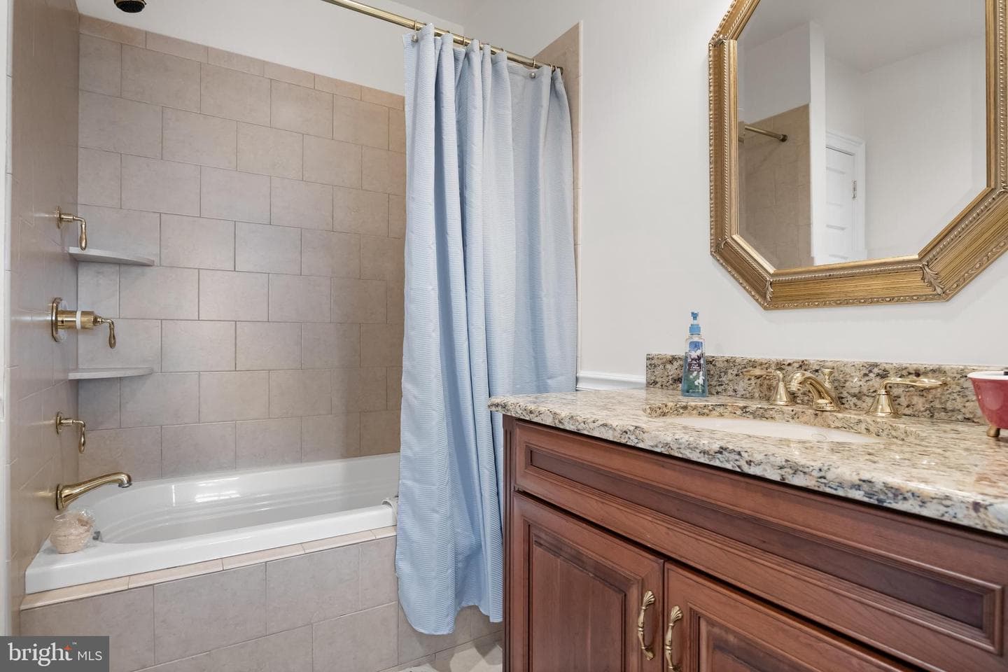 124 Bainbridge Street photo 36