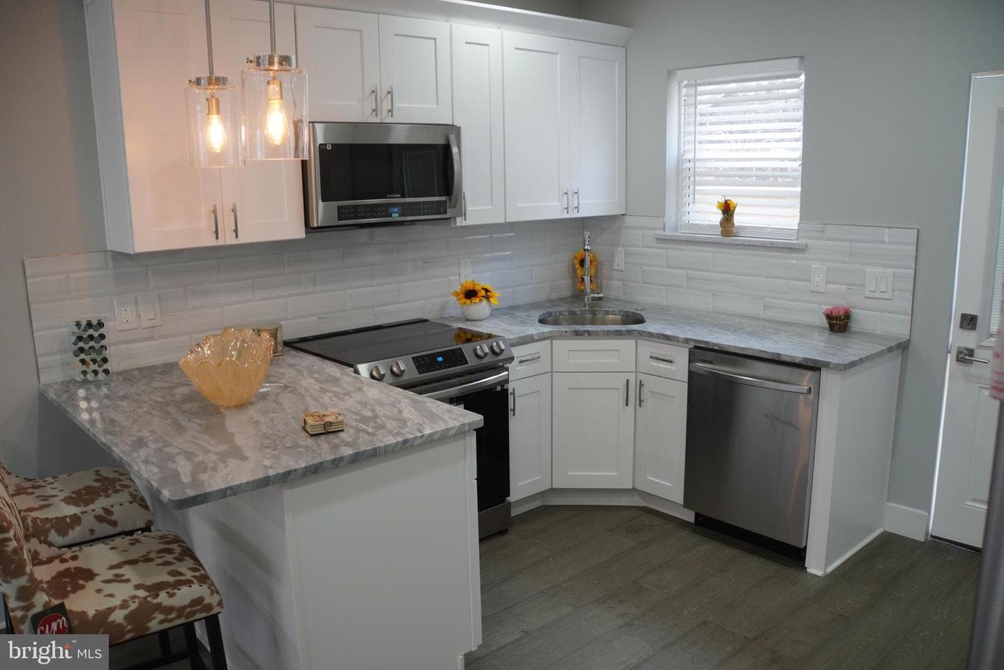 2420 N Clarion Street photo 4