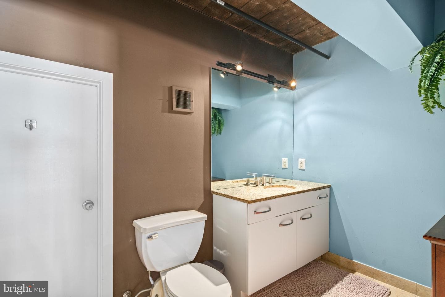 1027 Arch Street #307 photo 26