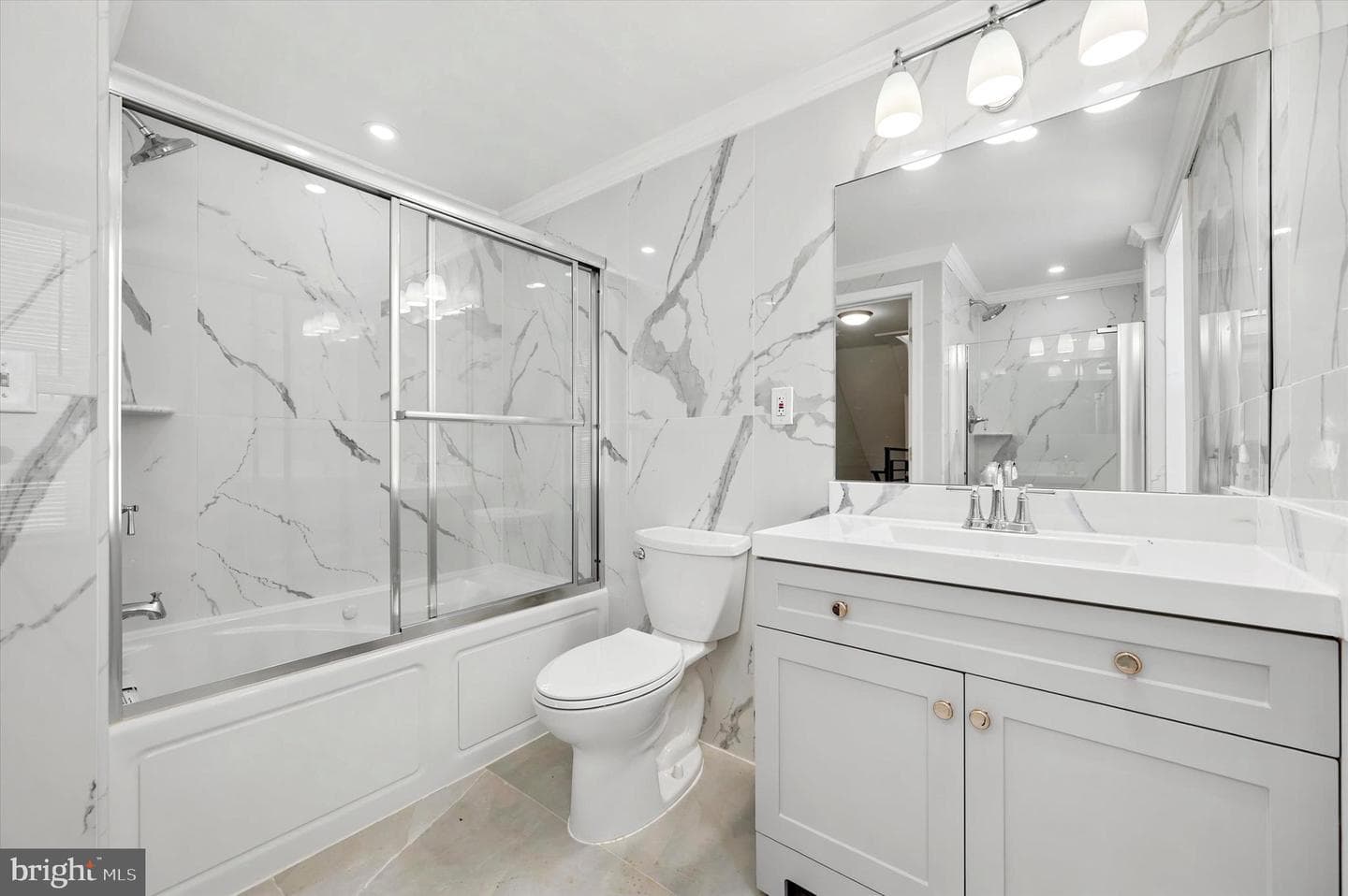 2241 N Hancock Street photo 14
