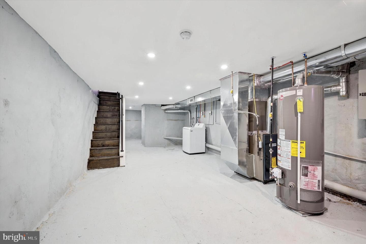 2241 N Hancock Street photo 24