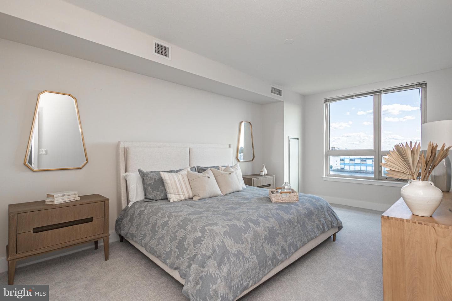 717 S Chris Columbus Boulevard #704 photo 24