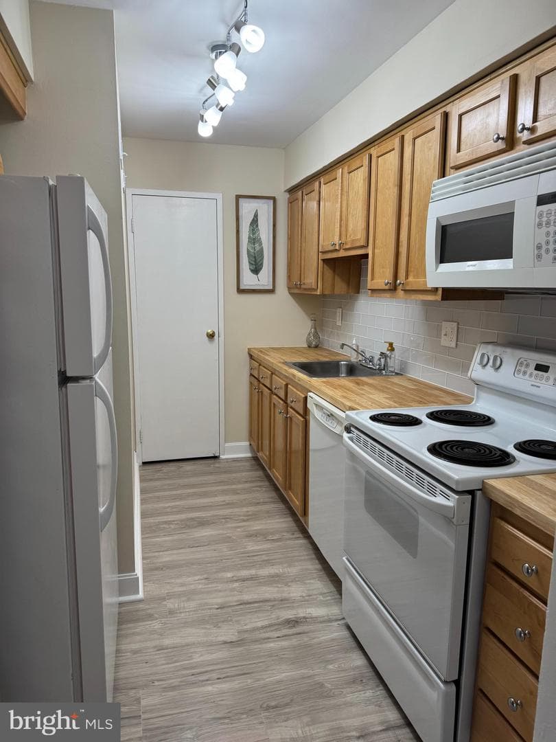 7600 E Roosevelt Boulevard #206 photo 5