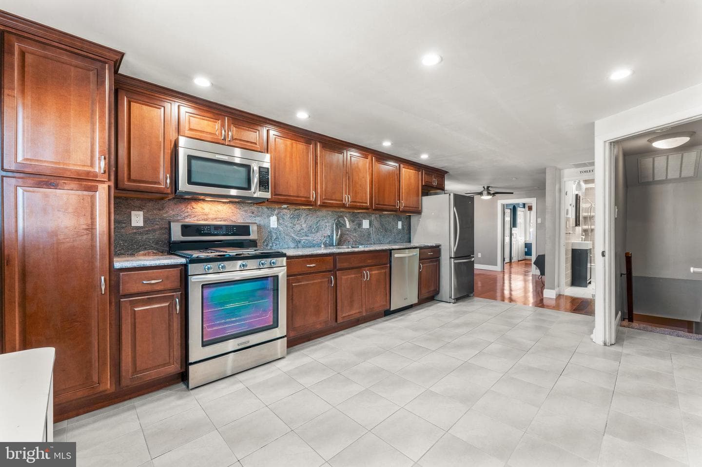 1013 Federal Street photo 32