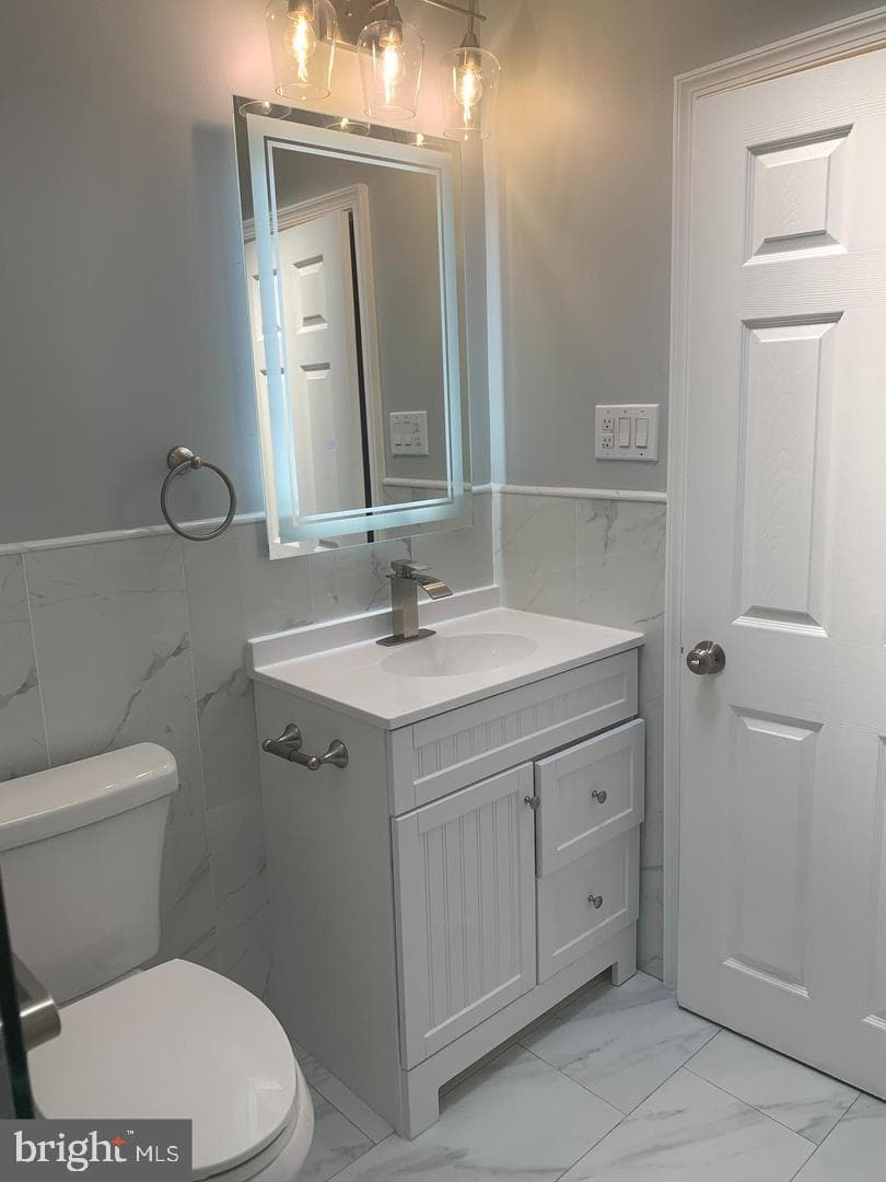 912 Anchor Street photo 4