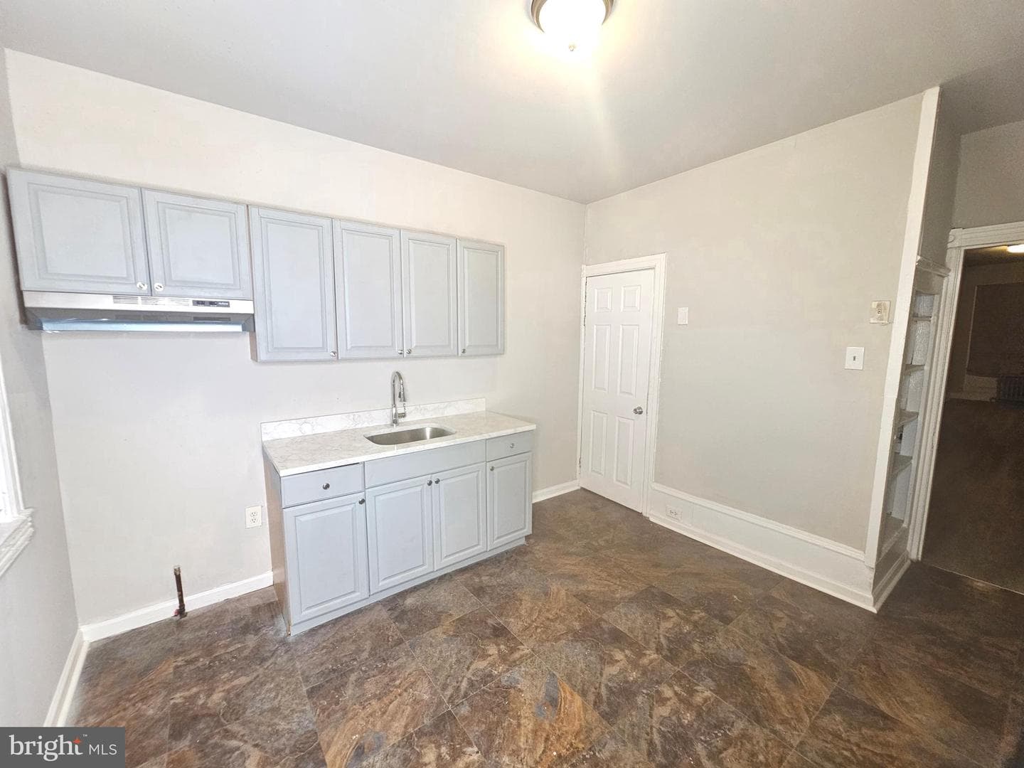 5843 Race Street photo 10