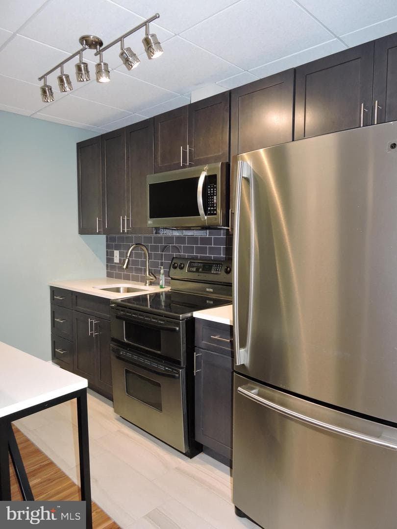 1420 Locust Street #20q photo 35