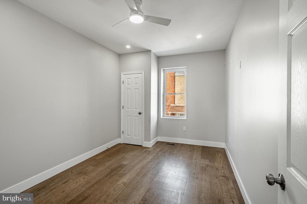 800 S Cecil Street photo 17