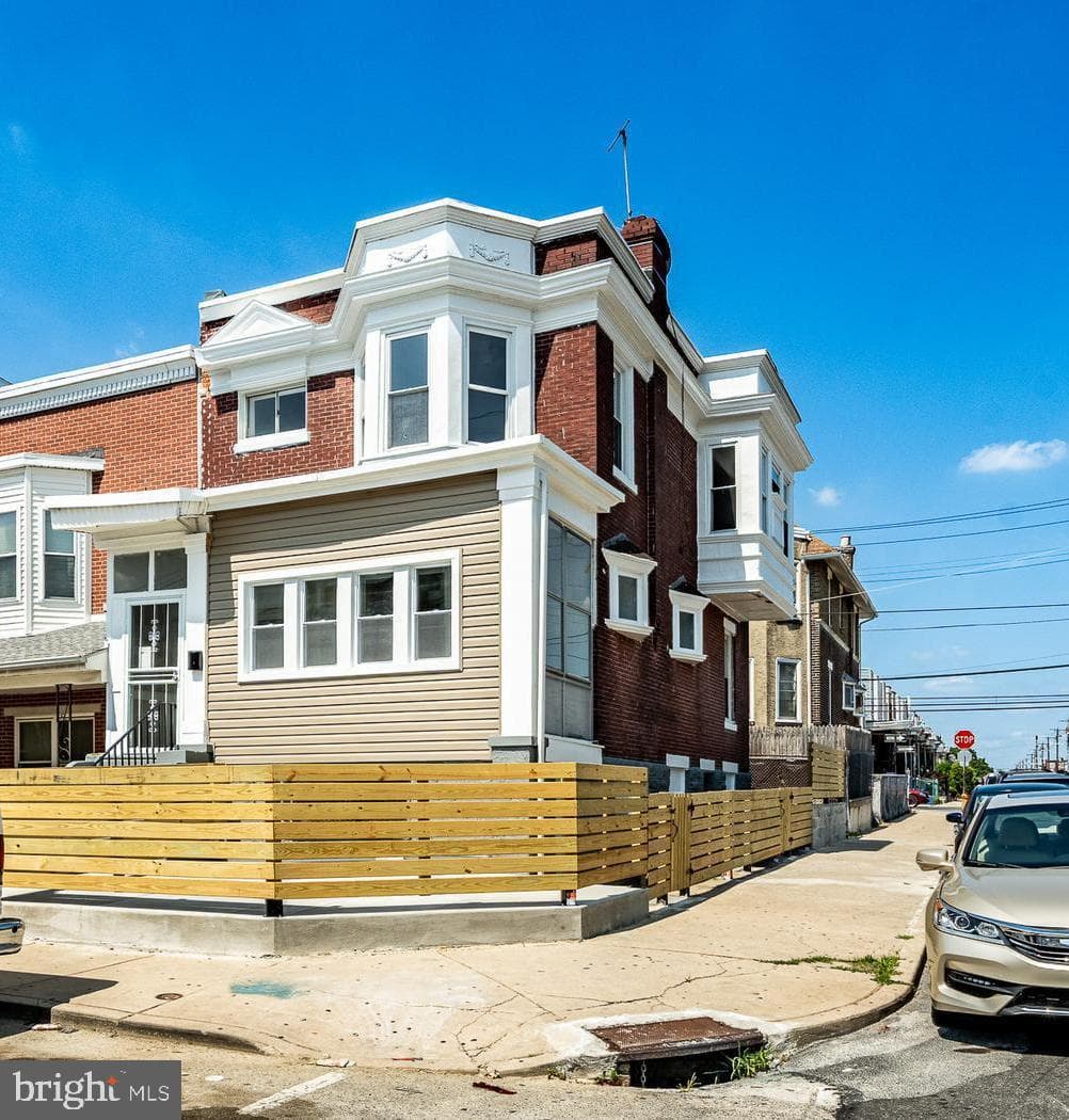 800 S Cecil Street photo 3