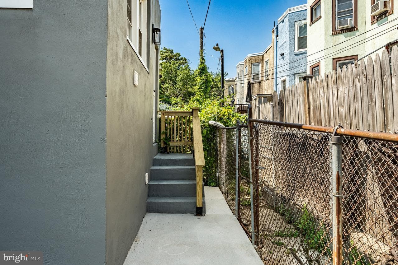 800 S Cecil Street photo 35