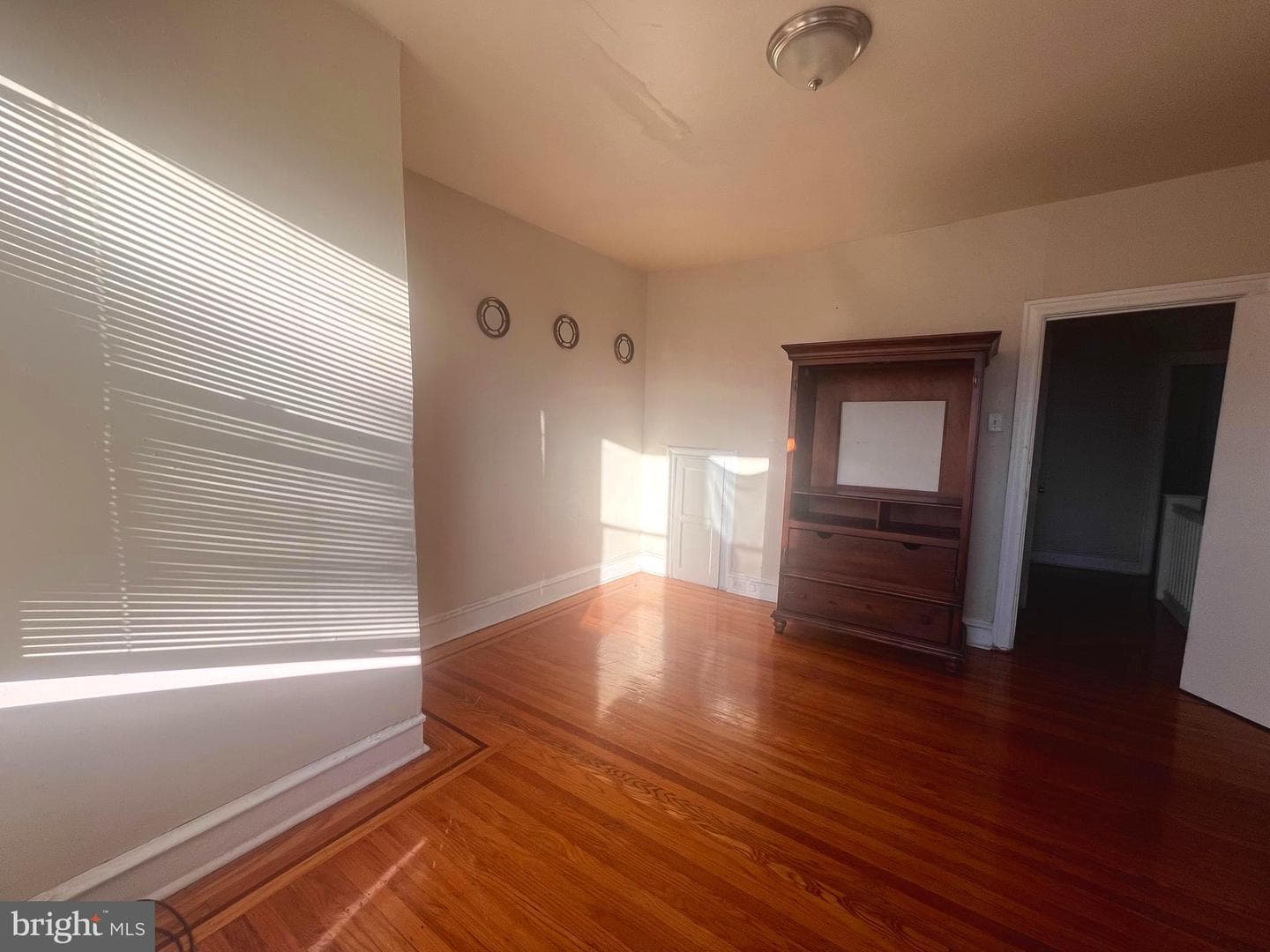 1735 N Peach Street photo 8