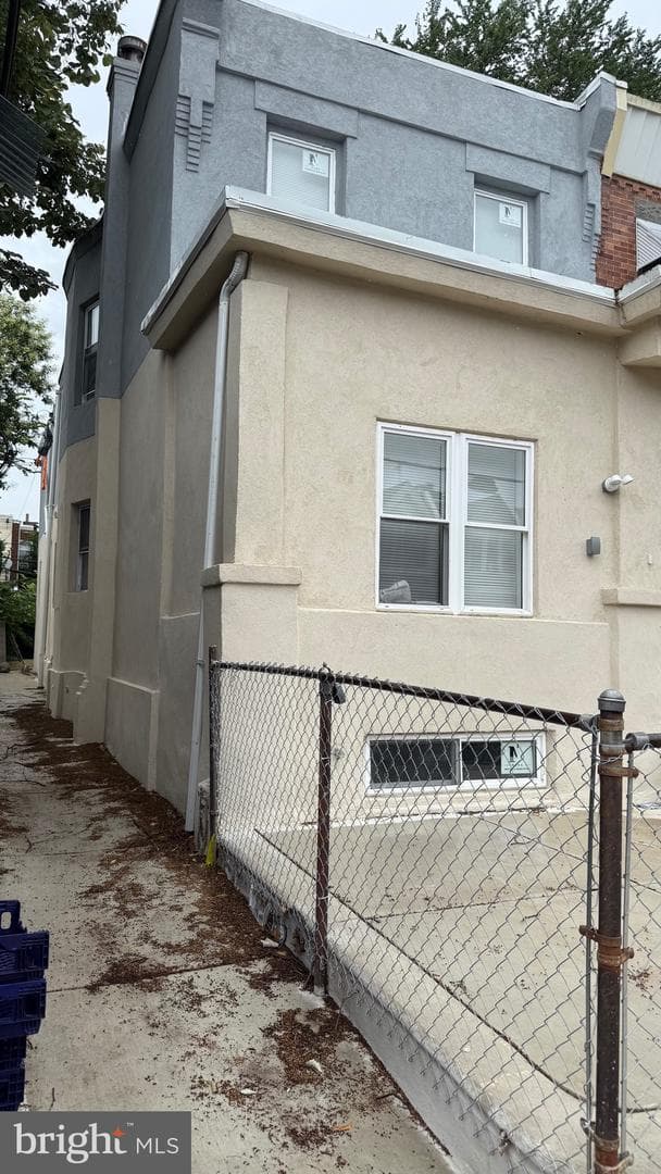6049 Walton Avenue photo 18